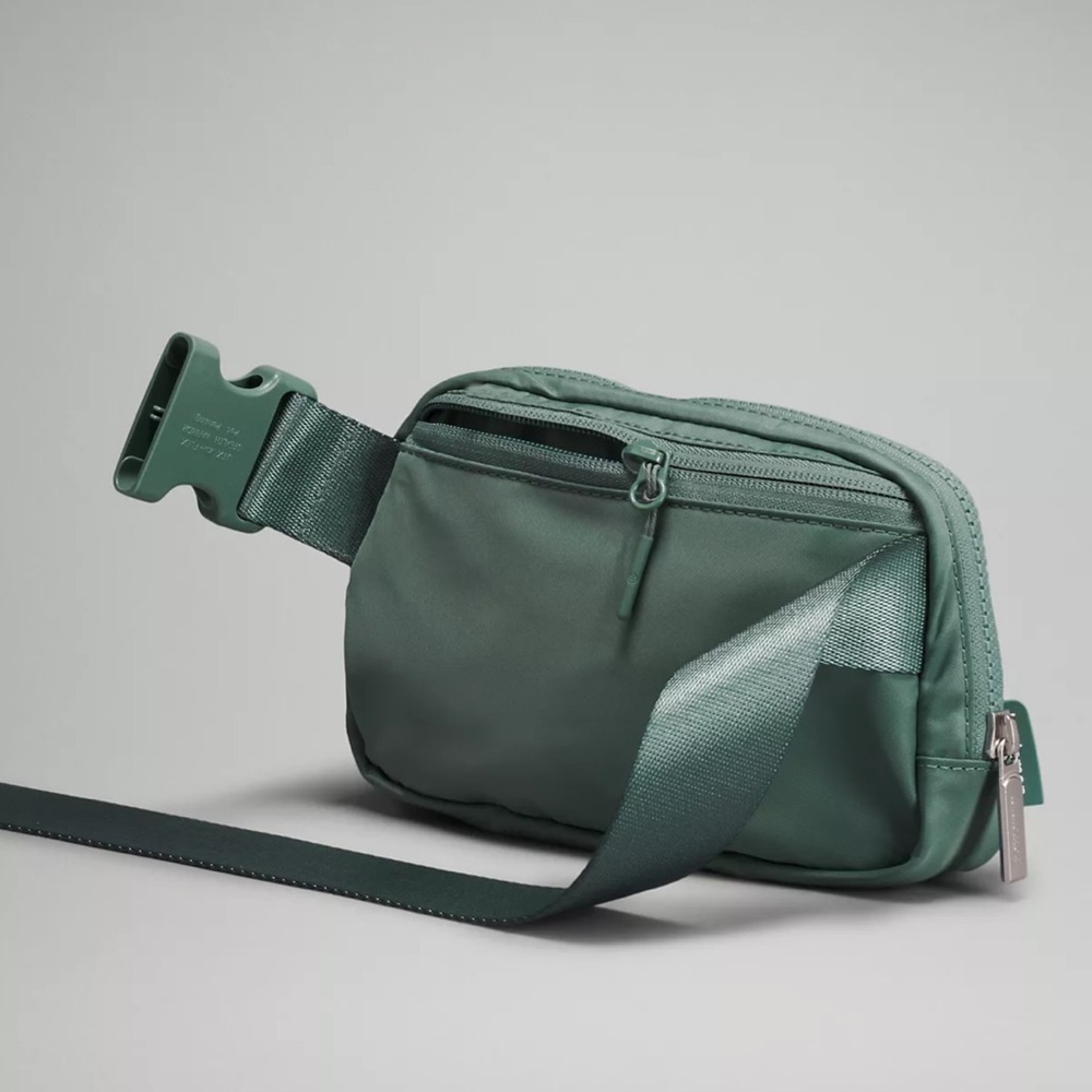 NWT Lululemon Everywhere Belt Bag Tidewater Teal - Picture 4 of 6
